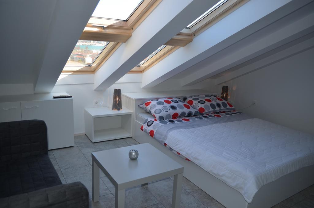 Apartments Fran Baška Eksteriør billede